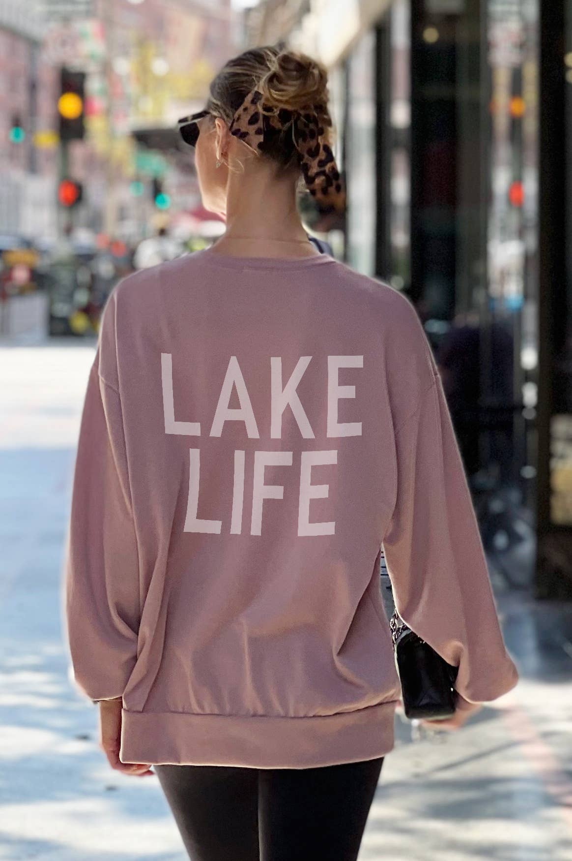 WOMEN'S LAKE LIFE BACK GRAPHIC OVERSIZED SWEATSHIRTS